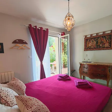 Lou Barede Dom wakacyjny Montagne (Gironde)