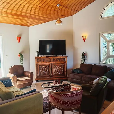 Dom wakacyjny Lou Barede *